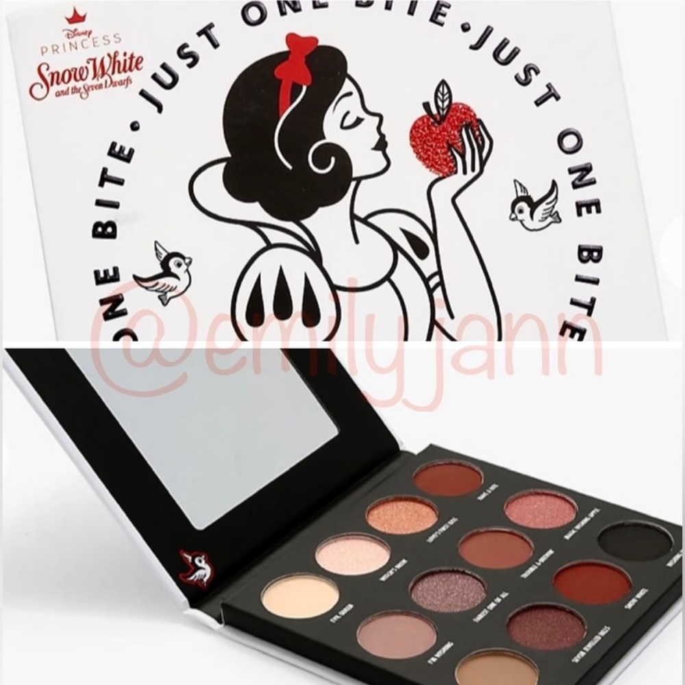 Snow White🍎Eyeshadow Palette